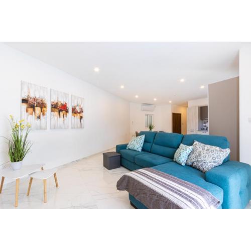 H1- Modern & Spacious 3 Bedroom Apartment