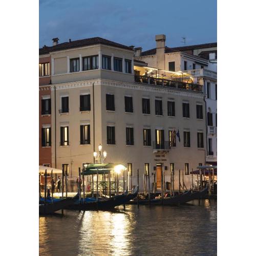 H10 Palazzo Canova