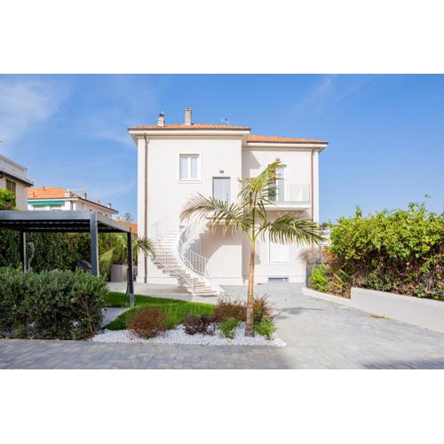 H11 VILLA MIA Giardino-Parcheggio
