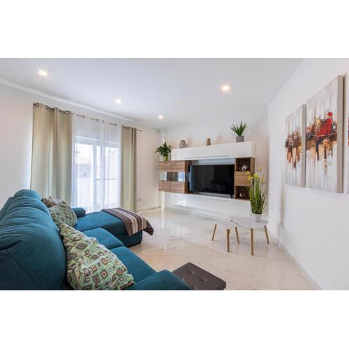 H2 -Modern and Spacious 3 Bedroom Apartment