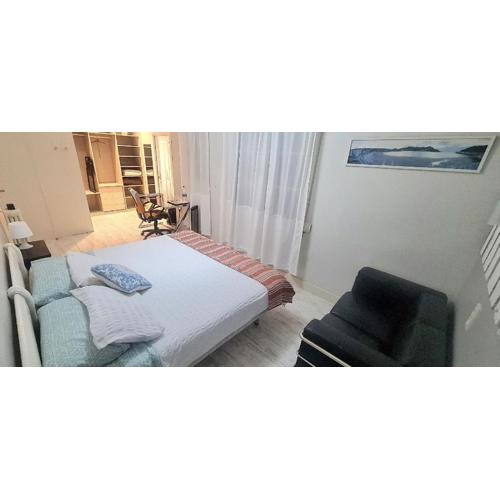 Habitación amplia con baño privado a pasos de la playa