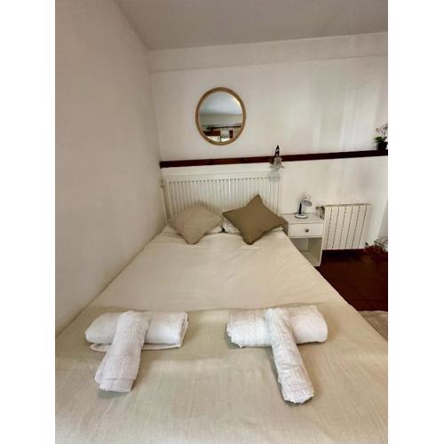 Habitación cama de matrimonio con baño privado