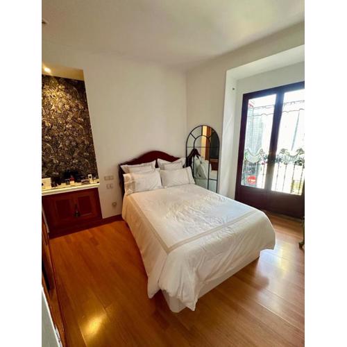 Habitación privada con balcones, centro Madrid, Malasaña