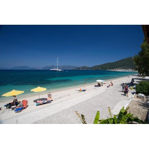 Happy Camp Mobile Homes in Camping Karavomilos Beach