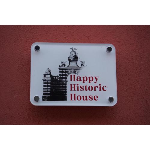HAPPY HISTORIC HOUSE