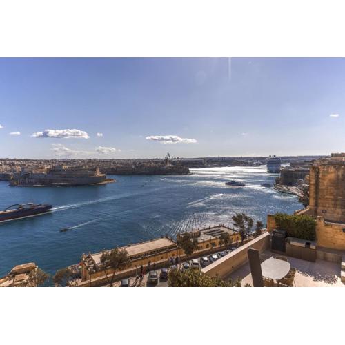 HARBOUR VIEW - Large 2BR Apartment