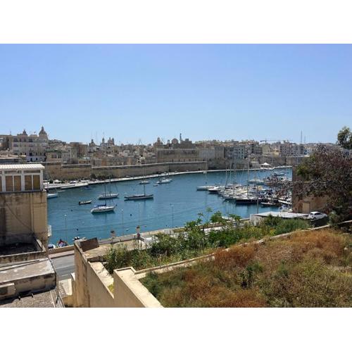 Harbour View Apt with Terrace