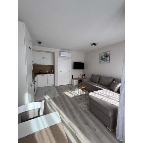 Harmony apartment- 4 People- new modern flat-by the sea