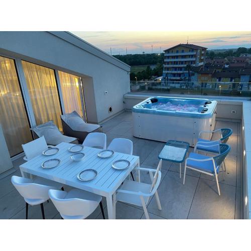 Haus Margarete - Attico Infinity Vista Mare con Jacuzzi - Agenzia Cocal
