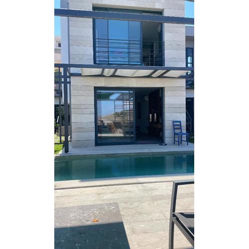 havuzlu ve jakuzuli lüks villa