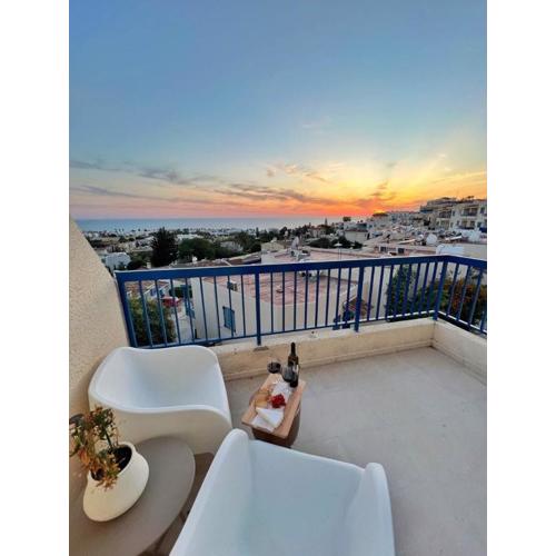 Healthy vacation with sea view, pool, 2 double beds