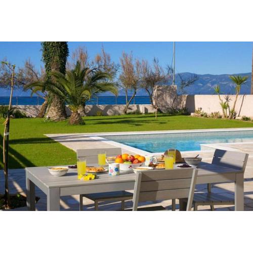 Τheano Villa