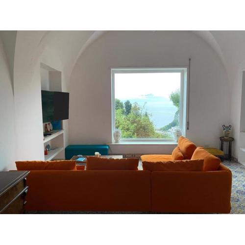 Heartbreaking sea view house in Capri - Italy