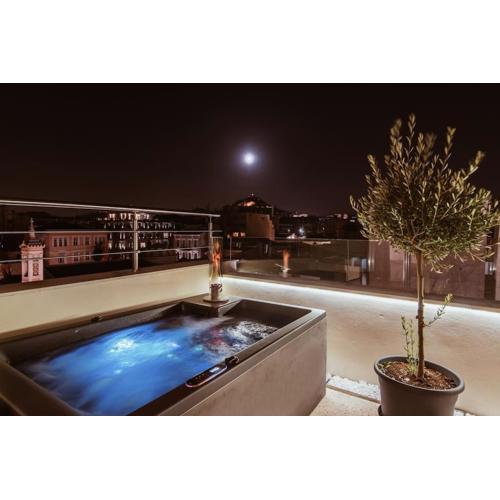 Heated Plunge Pool & Firepit Acropolis Penthouse