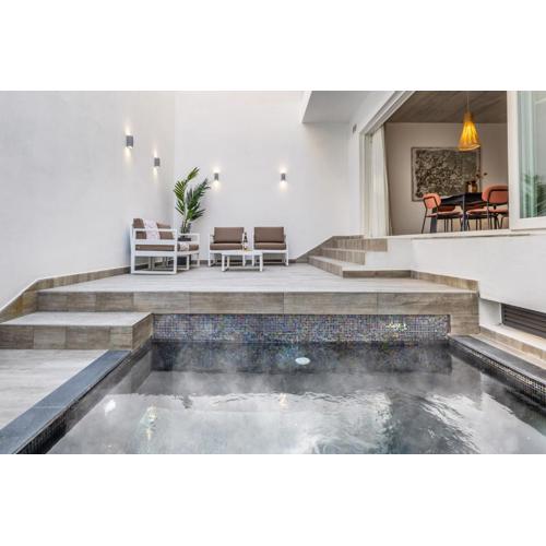 Heated Pool Luxury in Pembroke St Julians