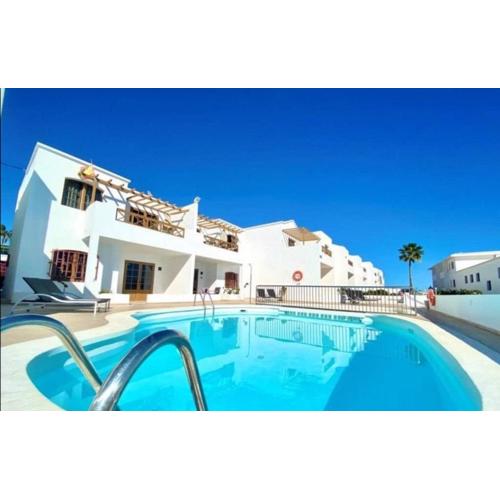 Heated pools-200m beach- Wifi
