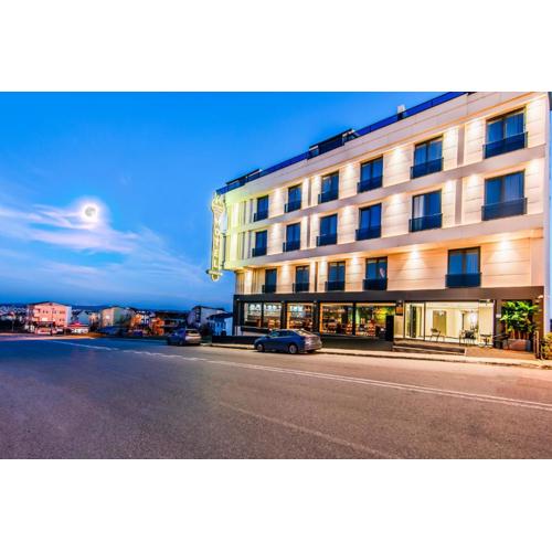 Heaven Premium Hotel Restaurant & Airport Shuttle