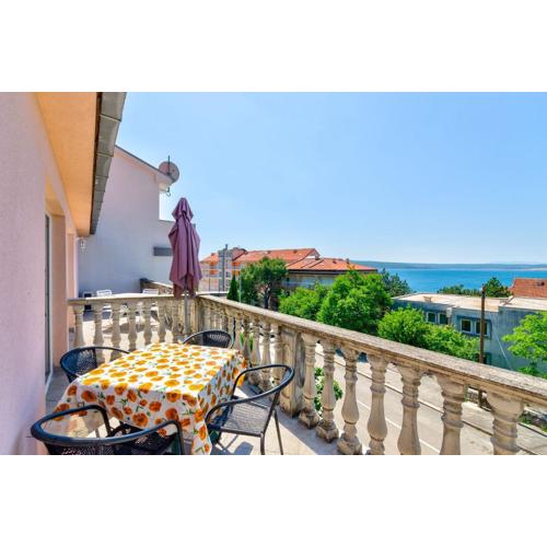 Helles Apartment nur 100 Meter zum Strand mit Meerblick