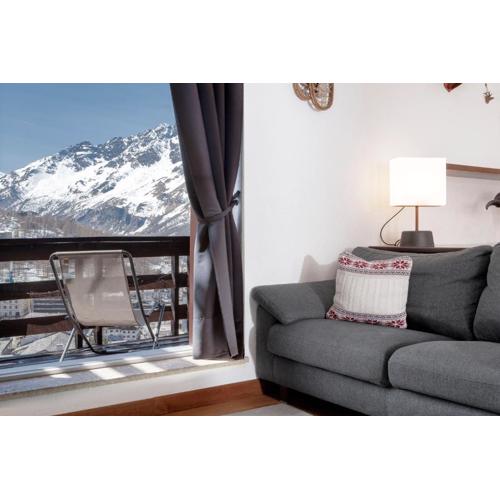 HelloChalet - Ski paradise Apartment - Ski- to door with big terrace overlooking skiruns