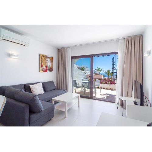 Hibiscos 33 Rooftop Vista by Casasol