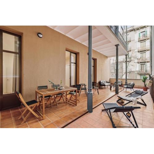 Hidiv - 3 bedrooms and terrace in Eixample Dreta
