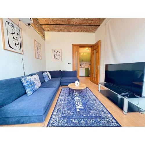 High Ceiling Central Cozy Apartment with 3 Bedroom Beyoglu