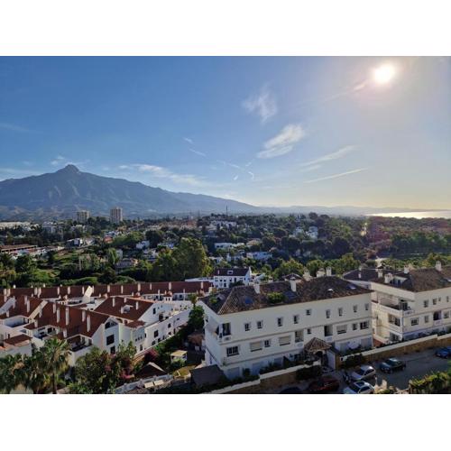High-End 2 Bedroom Sea View Apartment in Puerto Banus