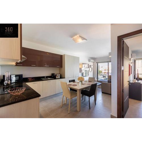 High-End central APT with comfy BED & Super WIFI by 360 Estates