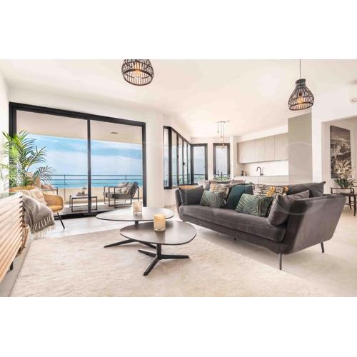 Hillside Gem, Panoramic sea views and 2 terraces REMS