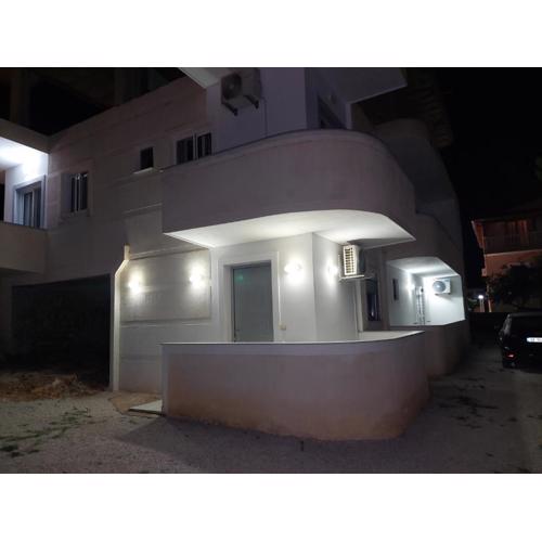 HILLSIDE Guesthouse