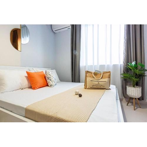 Himara City 22 - Central & Beach Access