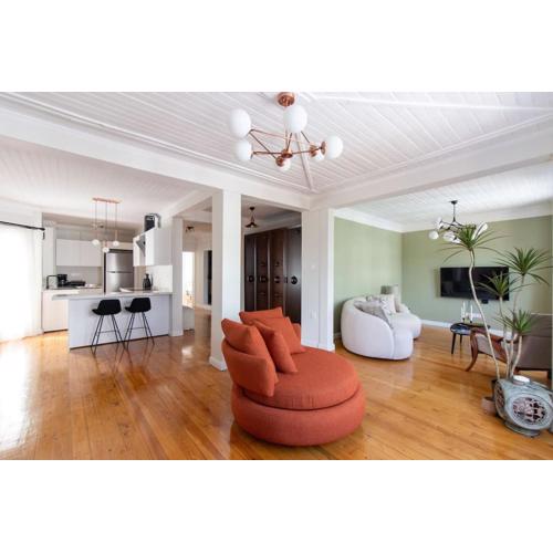 Historic 2BR Gem in Downtown Sisli AC in All Rooms