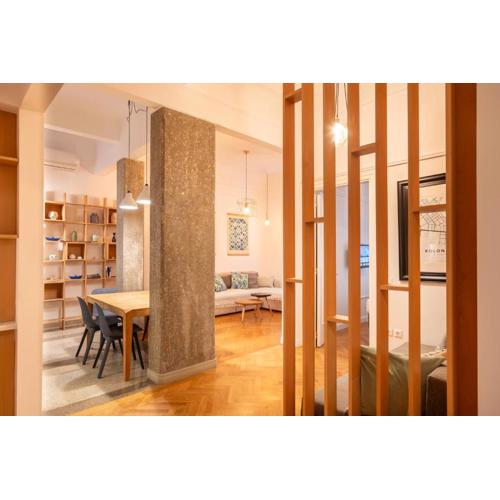Historic 2BR Oasis in Kolonaki
