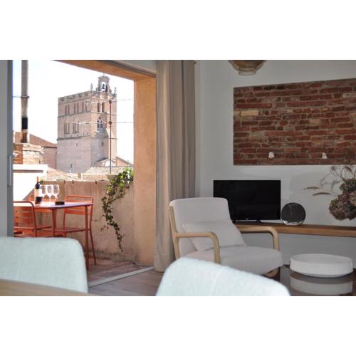Historic center, 74 m2, terrace, rooftop views