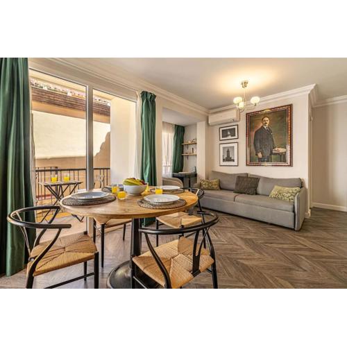 Historic Center chic gem with balcony
