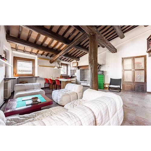 Historic Perugia Apartment with Rooftop Views