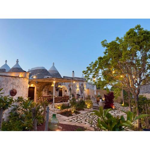 Historic Trullo with Private Jacuzzi and Sauna