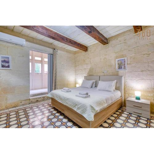 Historic Valletta 2BR Townhouse with Charm & Central by 360 Estates