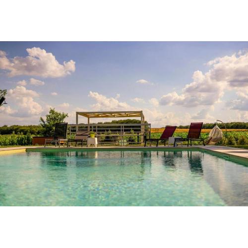 Historic Villa Overlooking Cortona Vineyards