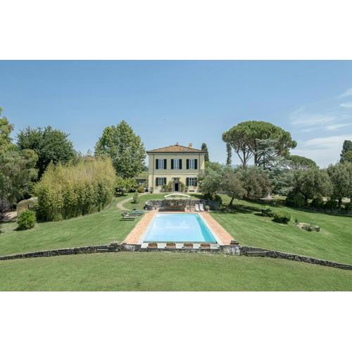 Historic Villa With Pool In The Lucca Hills