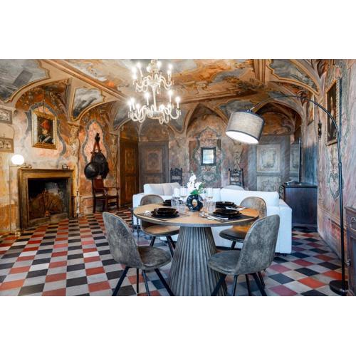 Historical dwelling in Palazzo Terzi