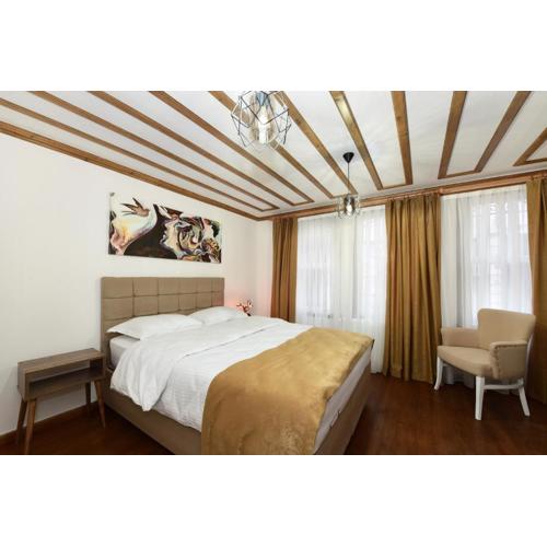 Historical Wood Dublex Apt at Taksim&Galata