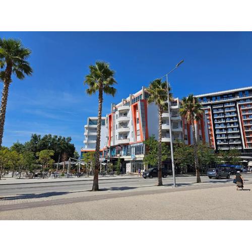 Holiday 2-Bed Apartment SeaView