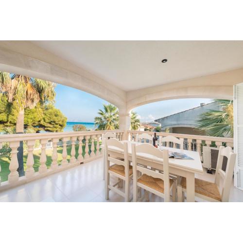 Holiday apartament with direct access to the beach in Alcudia