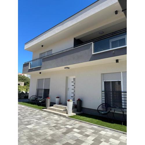 Holiday Apartments Ivano & Leo - Private Parking