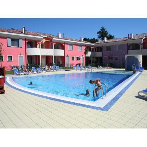 Holiday camp with swimming pool - Beahost