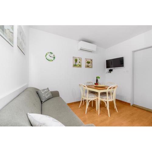 Holiday Home 4928-11 for 4 Pers in Porec