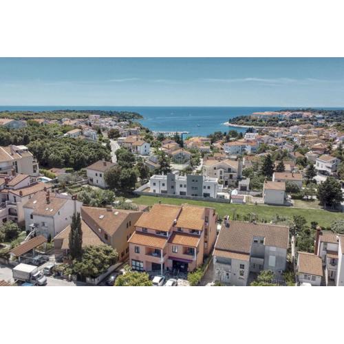 Holiday Home & Apartments Primavera