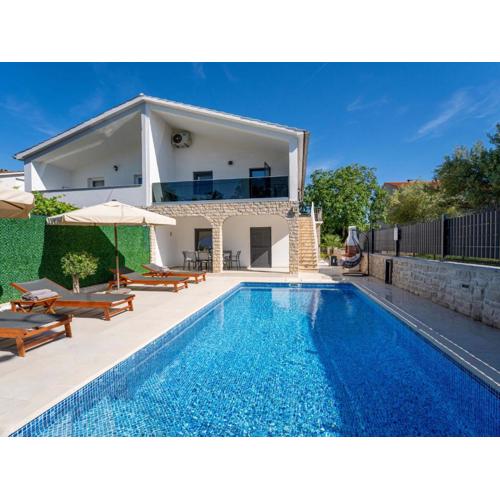 Holiday Home Domagoj by Interhome