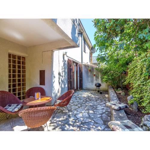 Holiday Home in Pula with Terrace